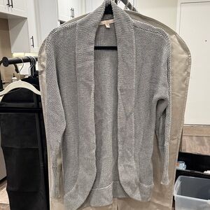 🟡 $25 SALE - Banana Republic Light Gray Cardigan Sweater